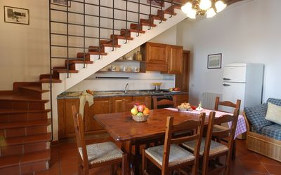La Valle 2: Camera, Proprietà, Costruzione, Mobilia, Interior Design, Casa, Tavolo, Pavimento, Sala Da Pranzo, Immobiliare