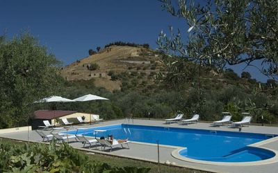 La Collina Degli Ulivi: Piscina, Proprietà, Casa, Costruzione, Immobiliare, Ricorrere, Villa, Estate, Architettura, Tempo Libero