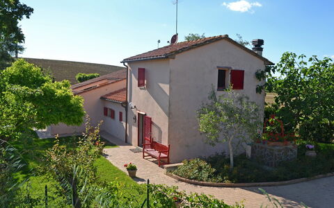 Casa Laura: Proprietà, Casa, Zona Residenziale, Costruzione, Quartiere, Casa, Immobiliare, Area Rurale, Architettura, Lotto