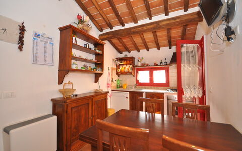Casa Laura: Camera, Proprietà, Costruzione, Mobilia, Interior Design, Immobiliare, Casa, Soffitto, Casa, Cucina