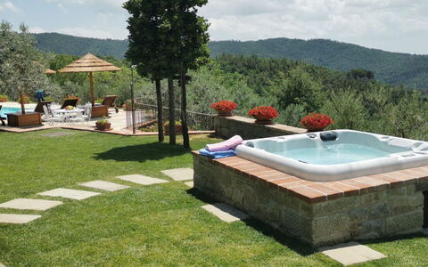 Villa Noceta: Nube, Pianta, Cielo, Acqua, Albero, Rettangolo, Lotto, Tempo Libero, Mobili Da Esterno, Paesaggio
