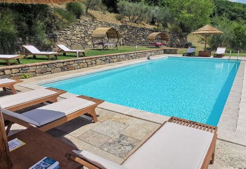 Villa Noceta: Acqua, Piscina, Proprietà, Pianta, Costruzione, Azzurro, Mobili Da Esterno, Shade, Tempo Libero, Sedia