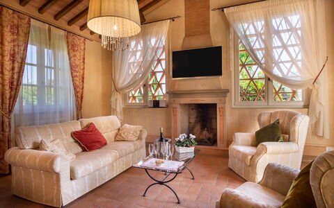 Le Vigne 6: Marrone, Mobilia, Proprietà, Divano, Legna, Interior Design, Illuminazione, Soggiorno, Finestra, Comfort