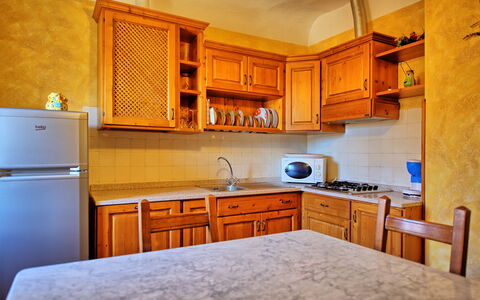Il Gualdo: Controsoffitto, Mobilia, Cabinetry, Camera, Proprietà, Cucina, Interior Design, Costruzione, Casa, Immobiliare
