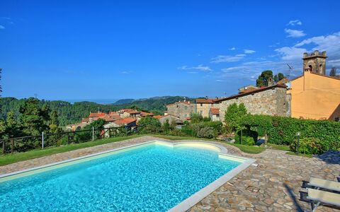 Il Gualdo: Piscina, Proprietà, Immobiliare, Azzurro, Estate, Casa, Vacanza, Acqua, Costruzione, Villa