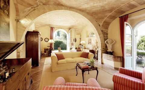 Villa Lorian: Camera, Proprietà, Interior Design, Costruzione, Soffitto, Soggiorno, Mobilia, Architettura, Arco, Casa