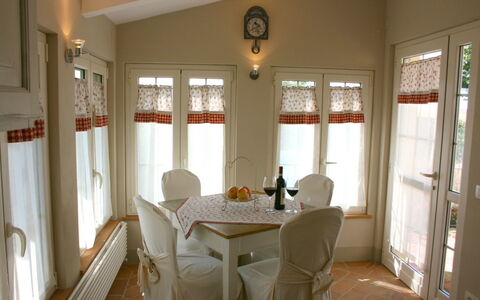 Casina Paradiso: Camera, Proprietà, Sala Da Pranzo, Interior Design, Costruzione, Casa, Mobilia, Immobiliare, Casa, Per Finestre