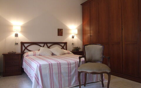 Villa Agrifogli: Camera Da Letto, Letto, Camera, Mobilia, Lenzuolo, Proprietà, Telaio Del Letto, Bedding, Pavimento, Parete